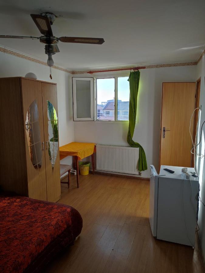 Hostel Emy Camere Cu Baie Proprie Aproape De Plaja 3 Papuci Constanţa Exterior foto